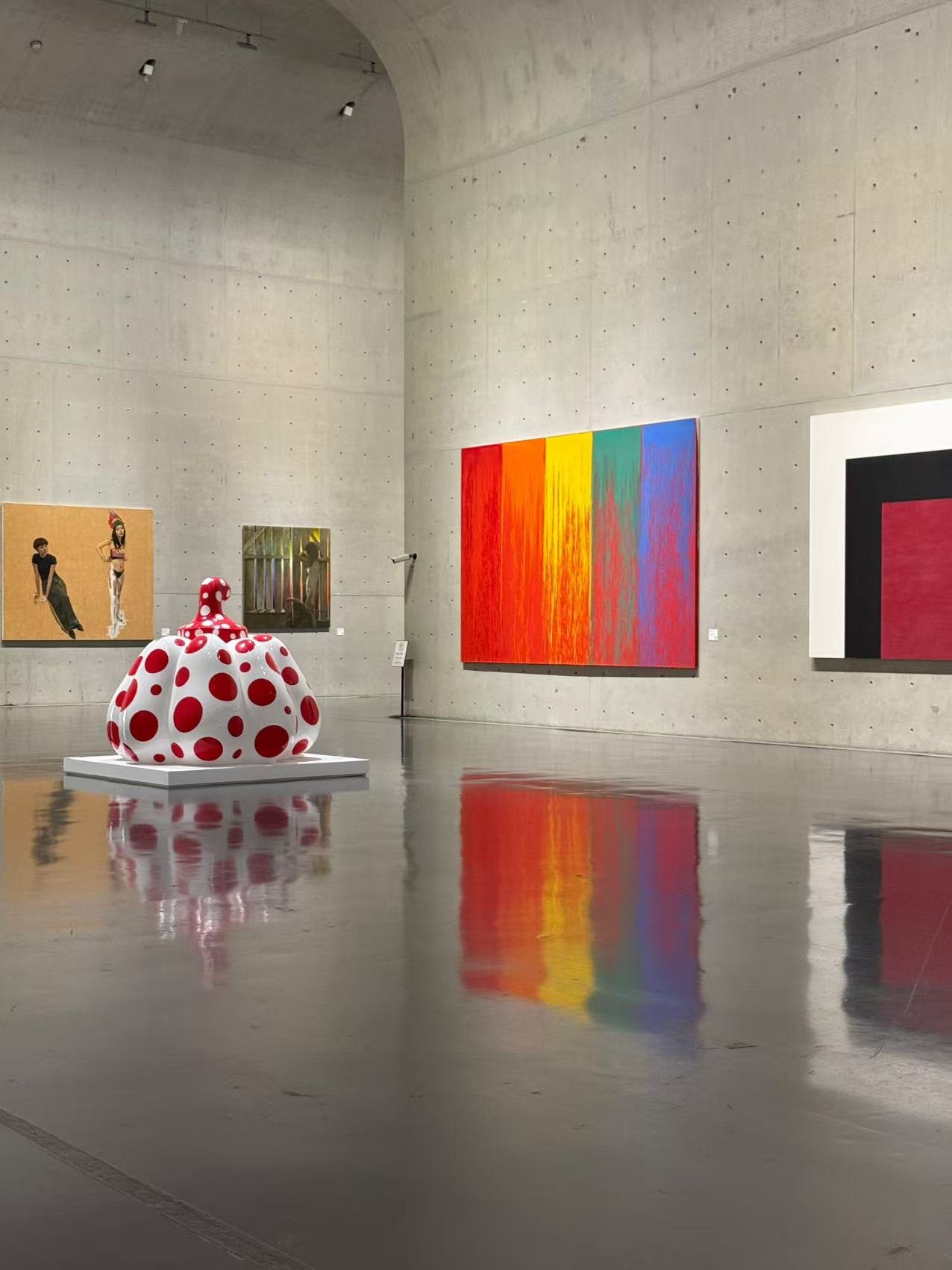 Gallery smart tour scenario